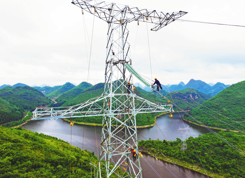 中鐵八局承建安順變電站至八河變電站500千伏超高壓輸電線路電力遷改完工