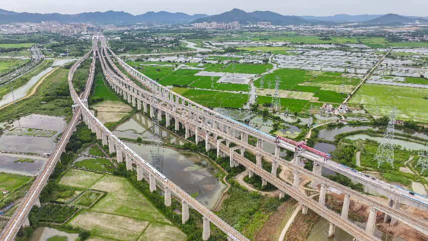 巢馬城際鐵路全線箱梁架設完成